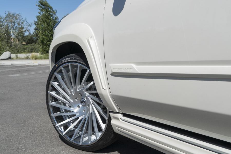  Cadillac Escalade on Forgiato Wheels (Ventoso-ECL) 2016 года  (фото 4 из 8)